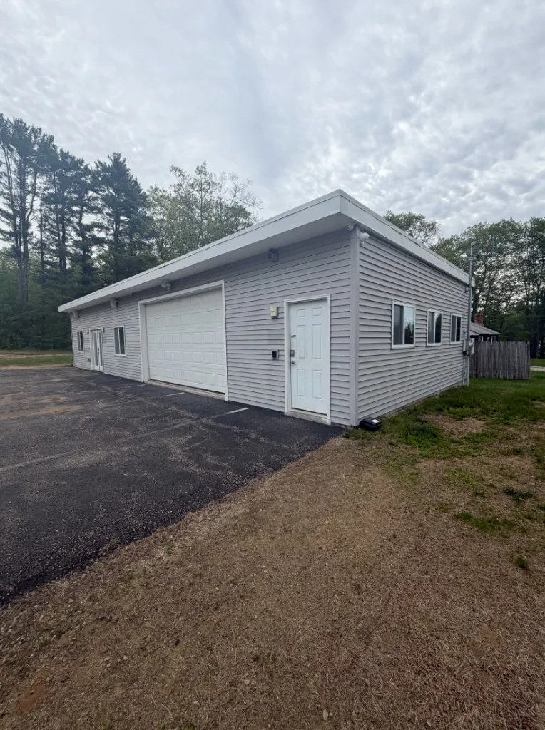 JR General Contracting office building exterior in Biddeford, Maine